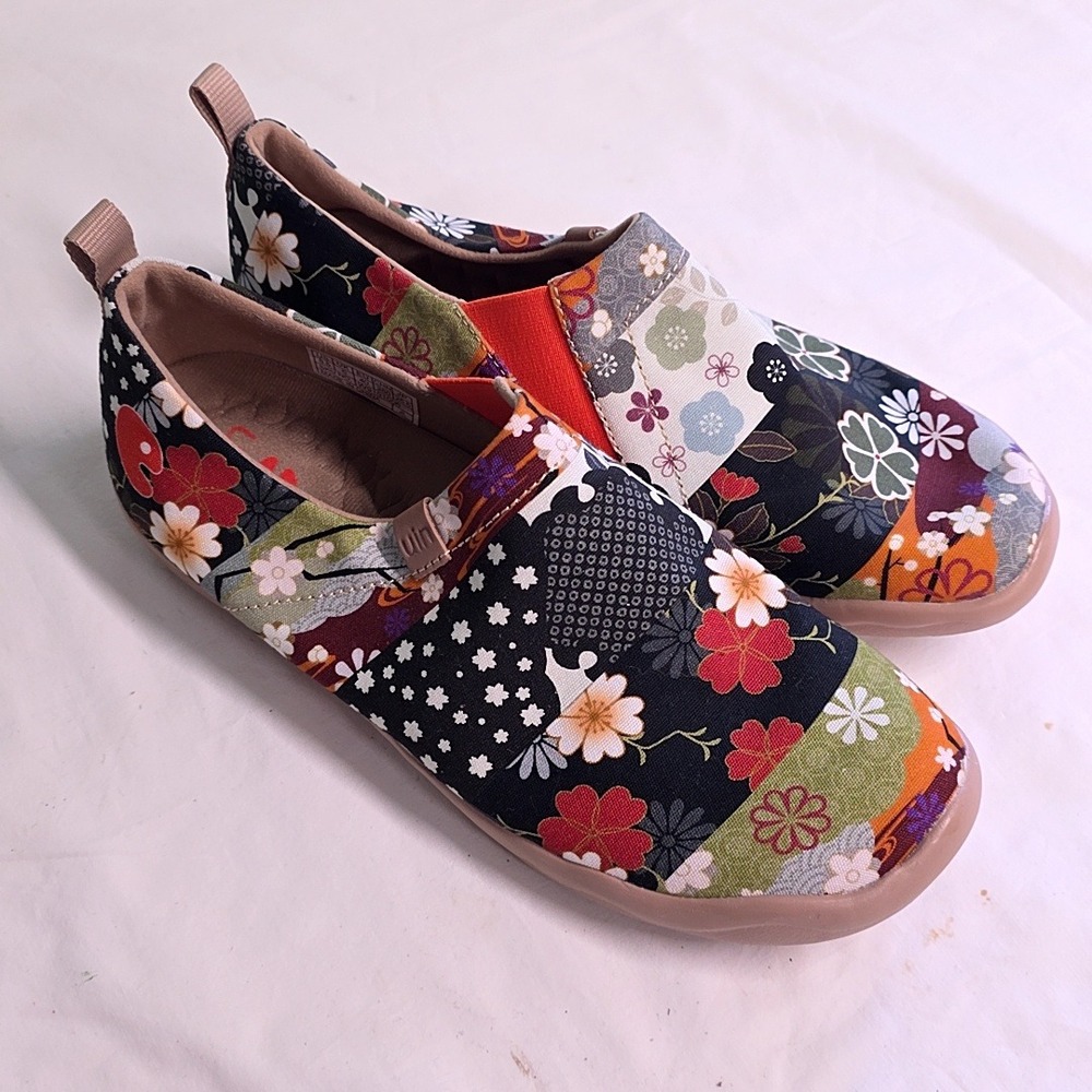UIN Toledo Slip On Shoes Womens 8.5 Multicolor Japanese Floral Canvas Flats